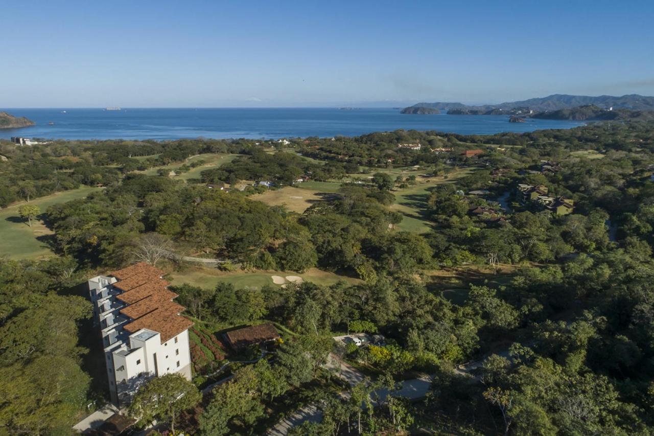 Cozy 1BR Condo with Partial Ocean View - Roble Sabana - Reserva Conchall photo 2