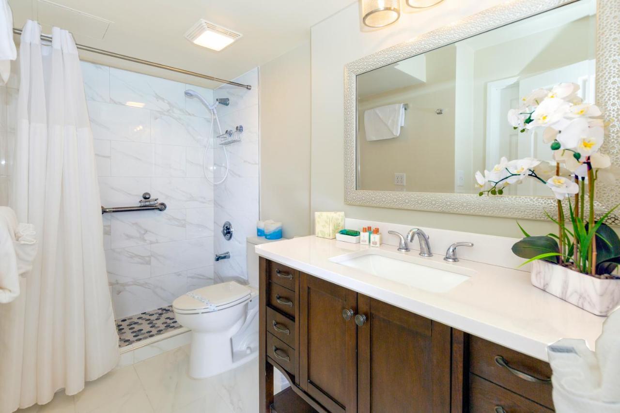 Panoramic Mountain View Condo with Free Parking! - 6