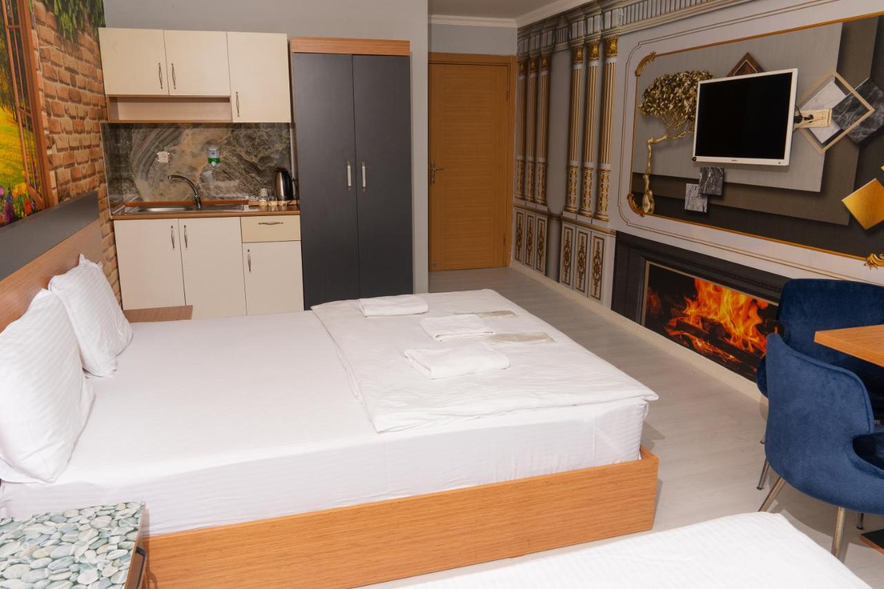 Heraldic Room Hotel photo 4
