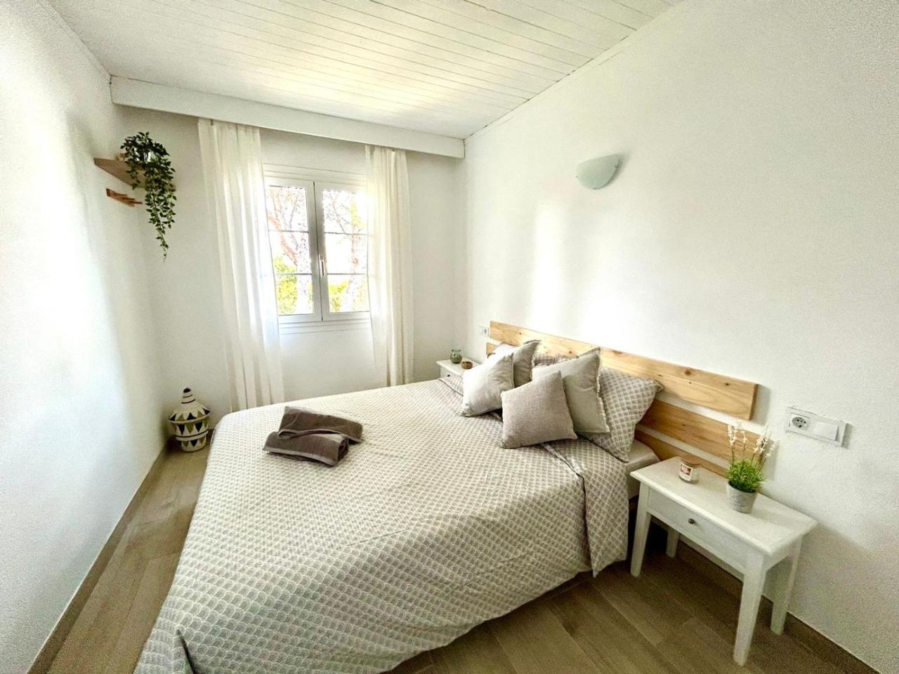 Menorca Chic Apartment Near Beach & Harbour - 4