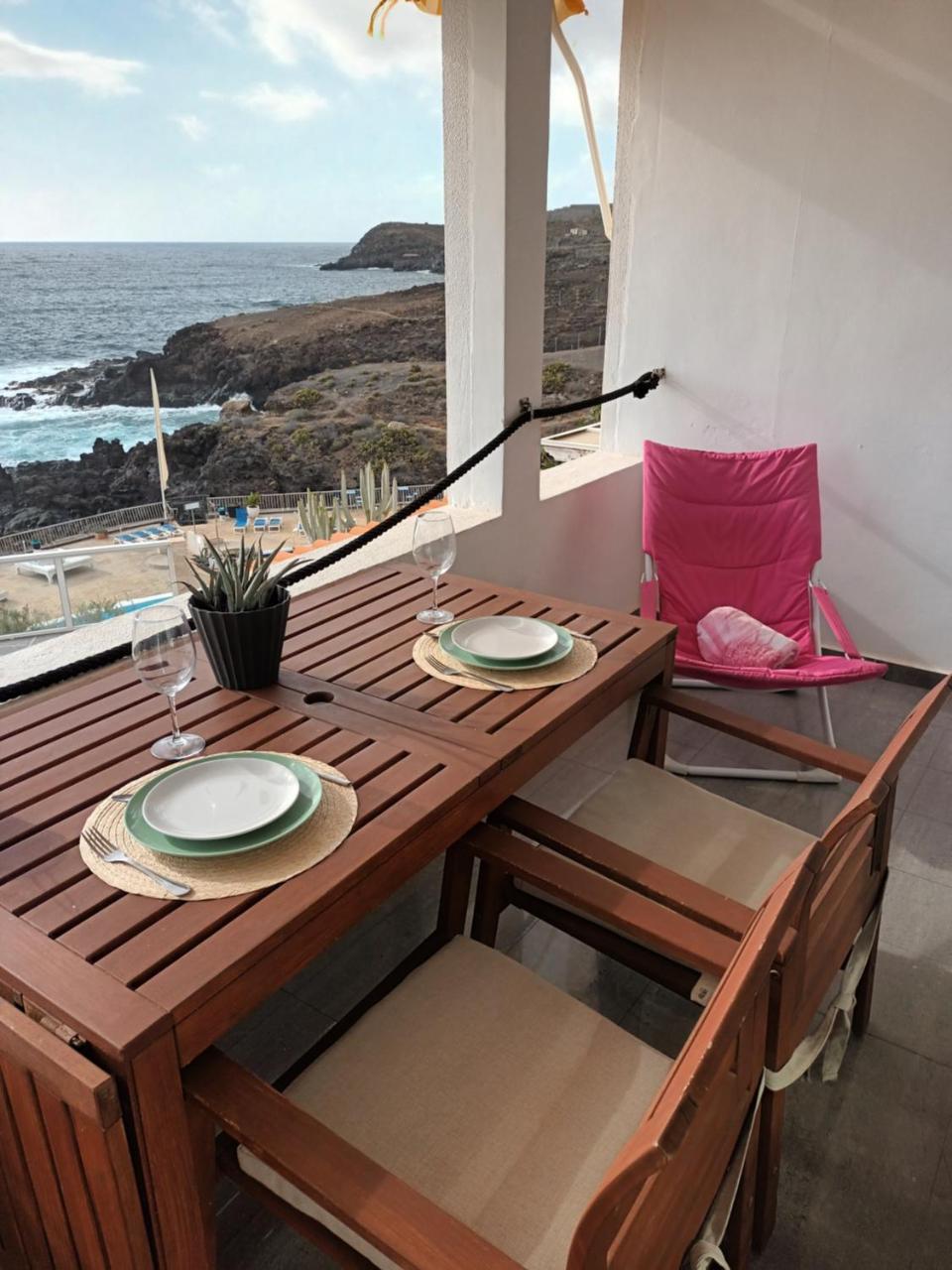 Great oportunity Costa Adeje Holiday apartment first sea line Free Wifi - 3