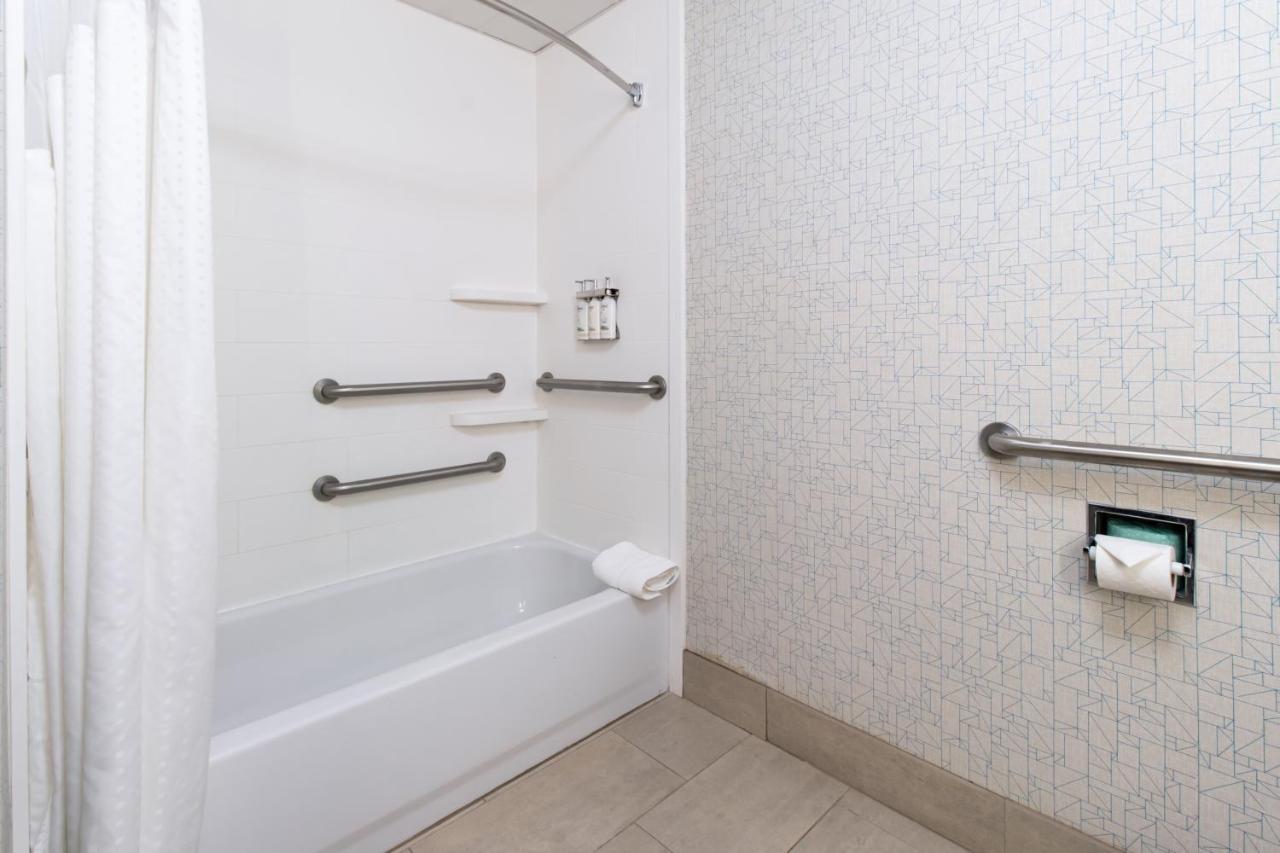 Photo - Holiday Inn Express Hotel & Suites Swansea by IHG