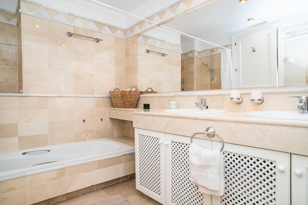 Great View Apartment in Elviria - 5