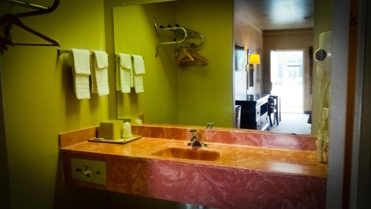 La Copa Inn Brownsville photo 2