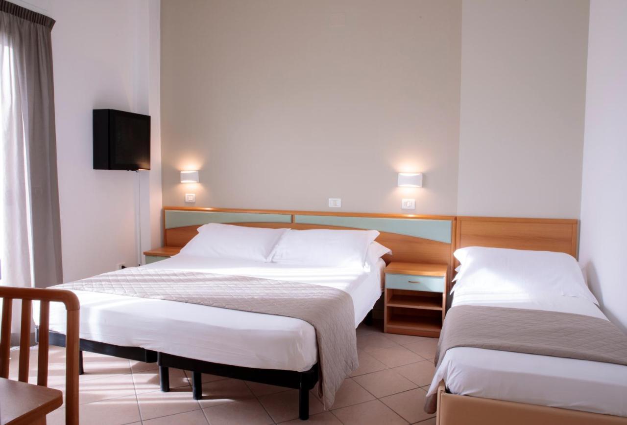 Hotel Holland photo 2