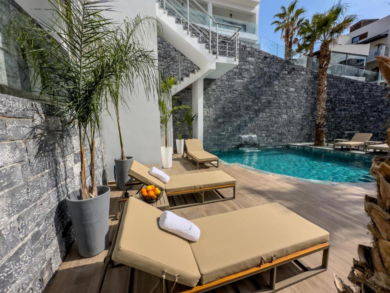 Beach Walk Luxury Suites - 3