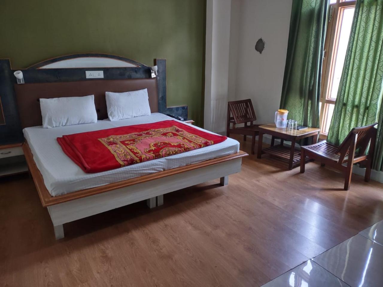 Mahesh Hotel photo 3