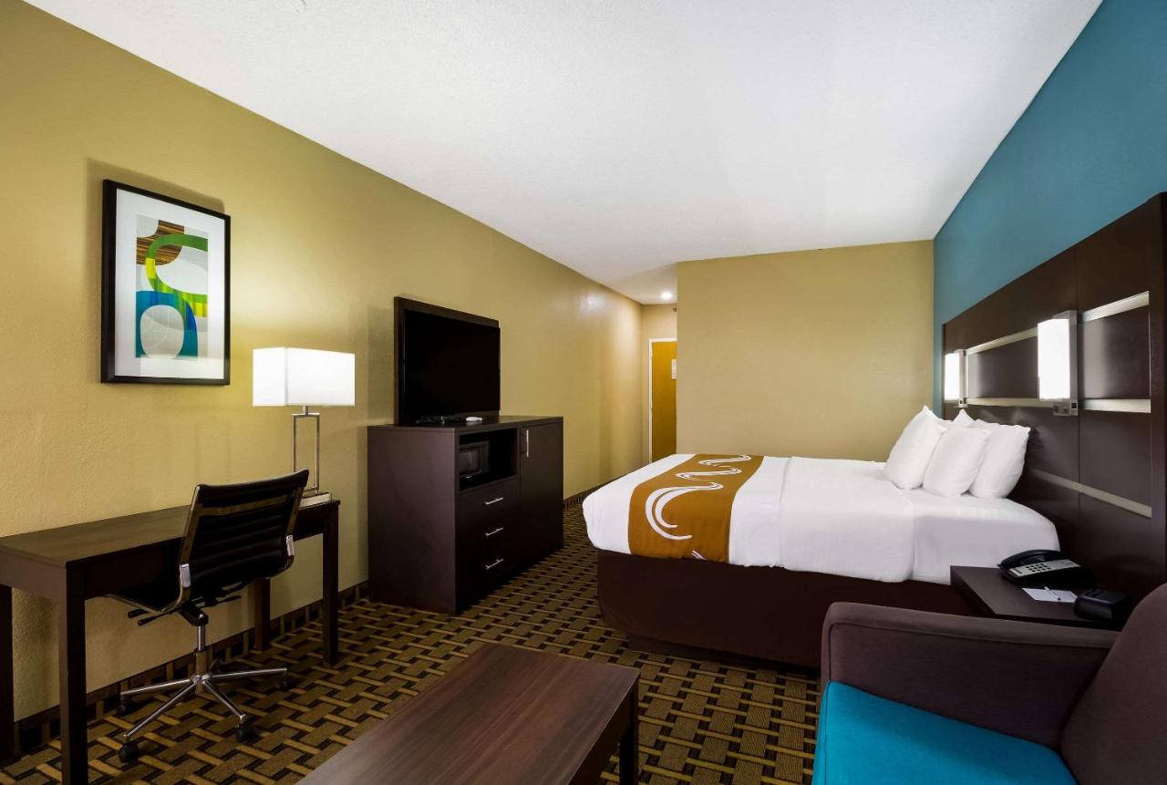 Quality Inn Houston East I-10 photo 4