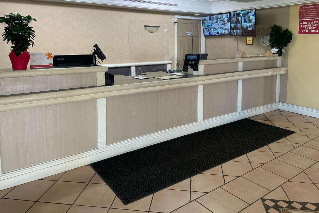 Photo - Econo Lodge Kalamazoo near Wings Stadium