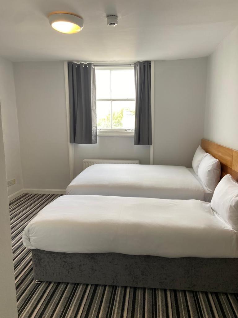 Photo - Palace Court Hotel