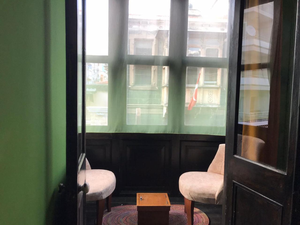 Foto - Titan House