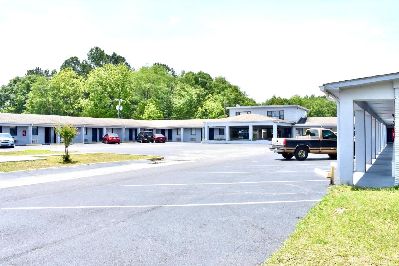 Rodeway Inn Swainsboro photo 2