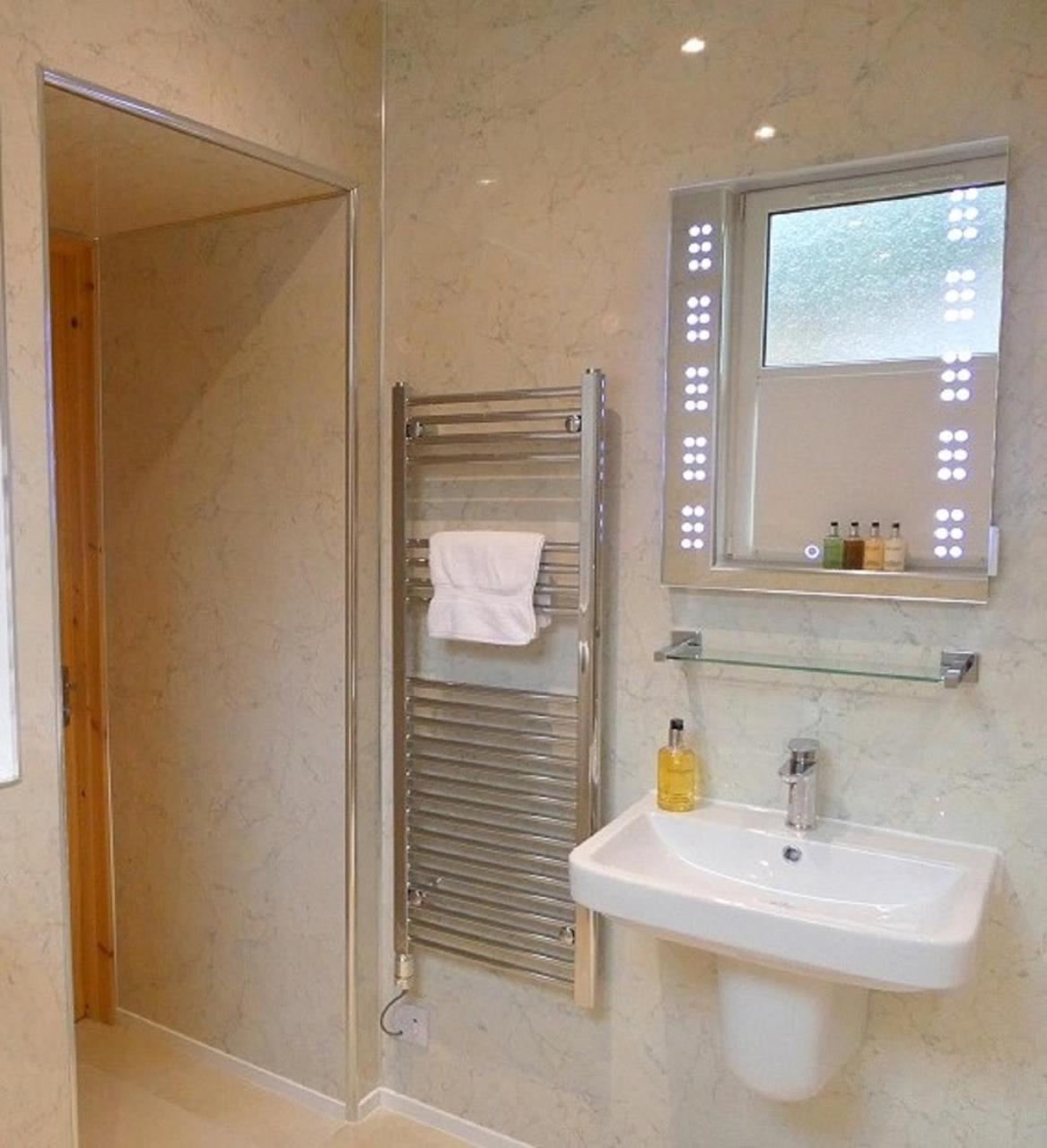 The Willows - Room Only Accommodation photo 2