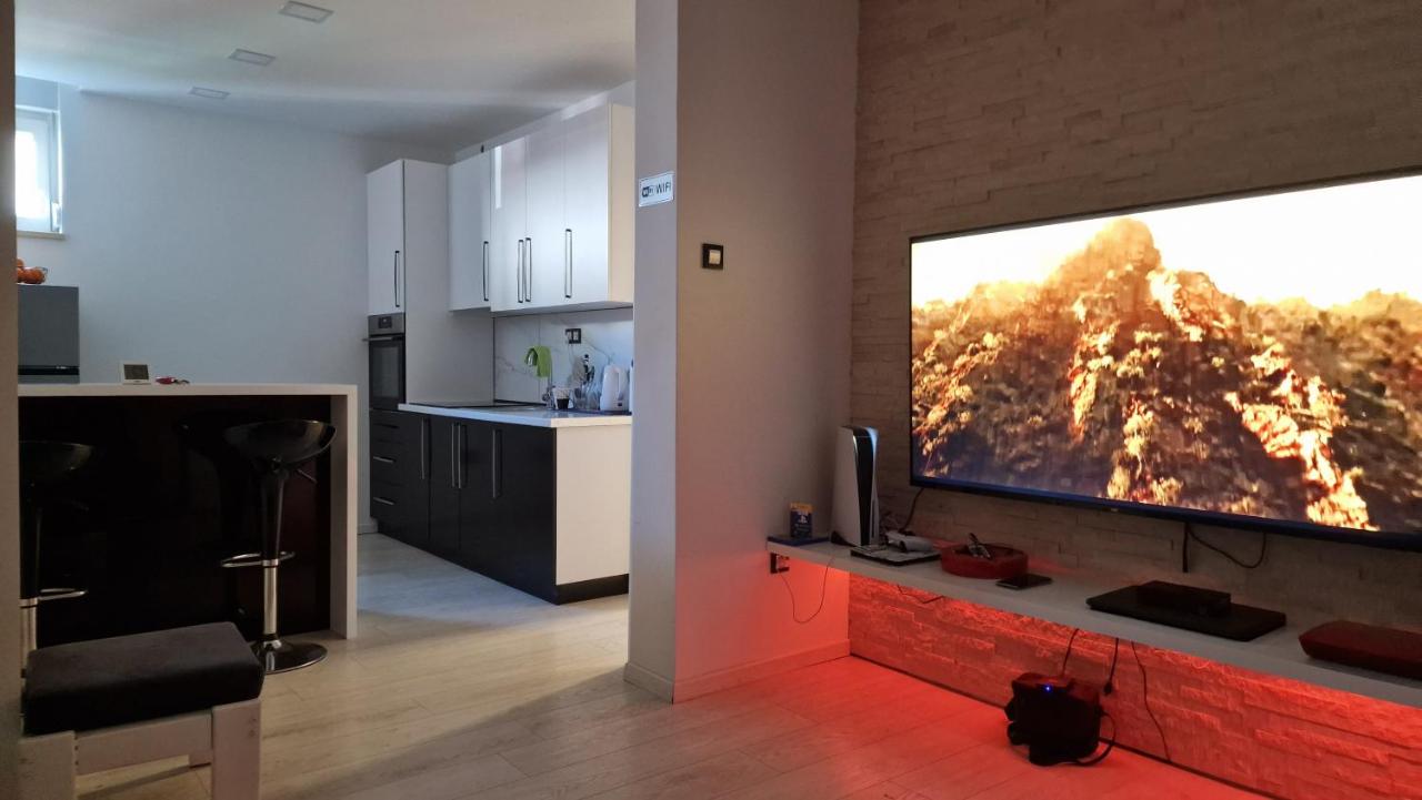 Wellness apartment BLACK-WHITE - 2