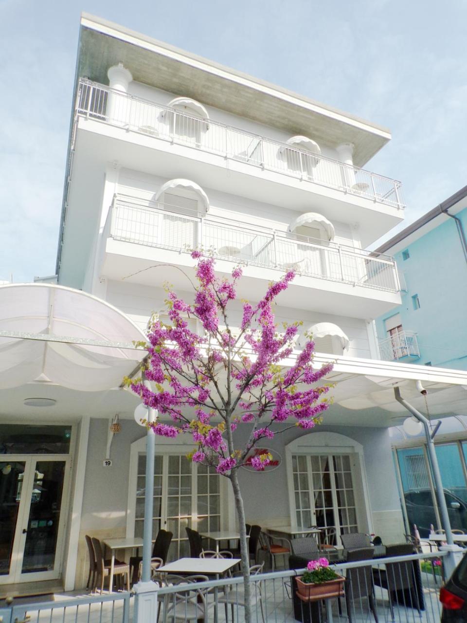 Hotel Villa Madana