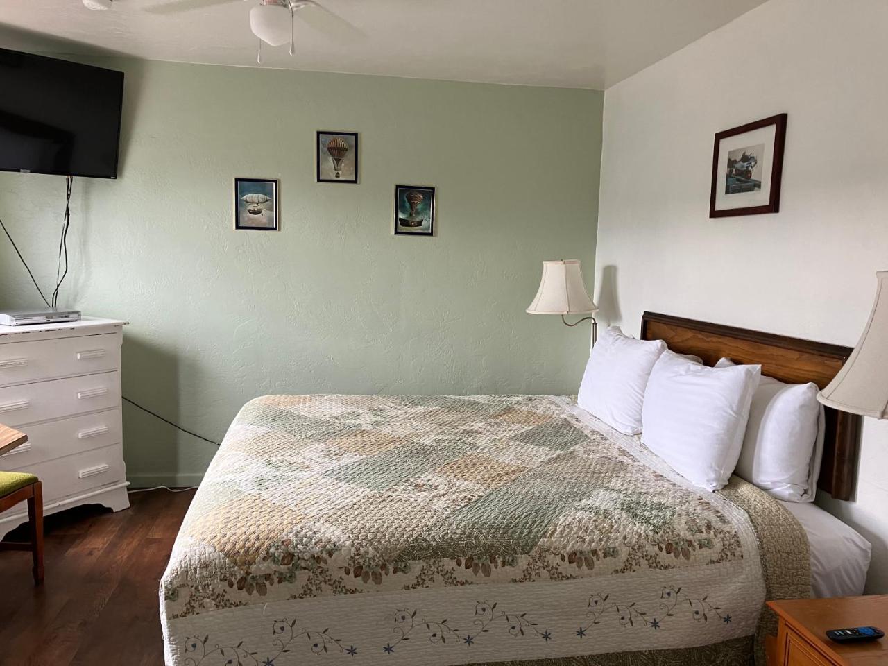 Lighthouse Inn photo 3