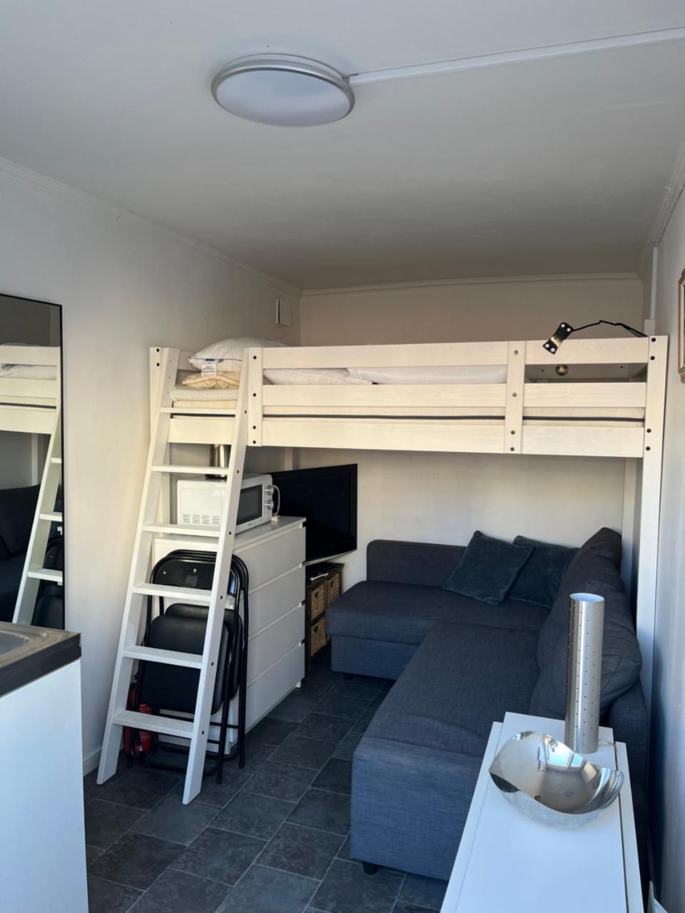 Cosy compact living best for 1-2 adults - 2