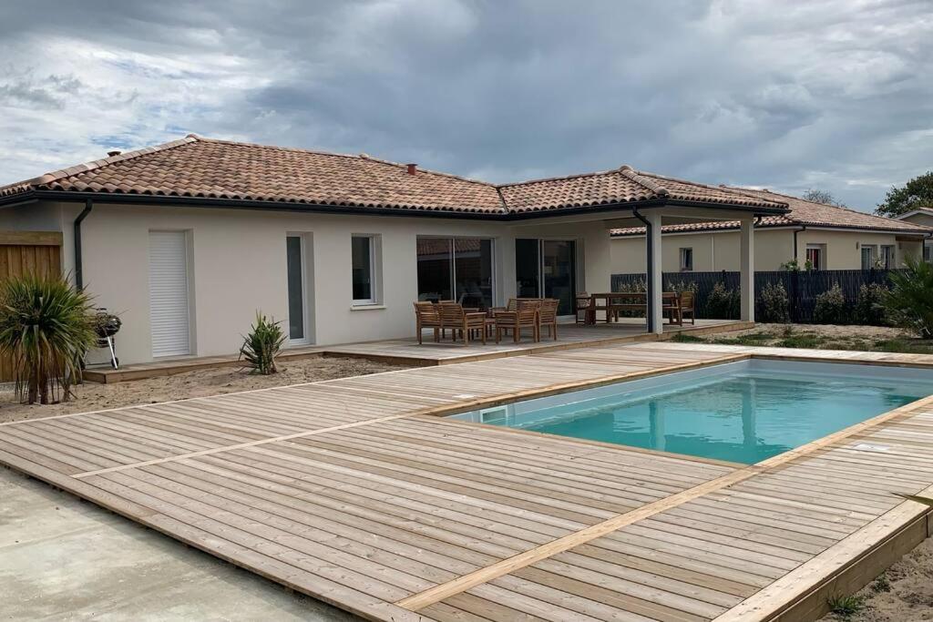 Pavillon au bord de l'océan - 3