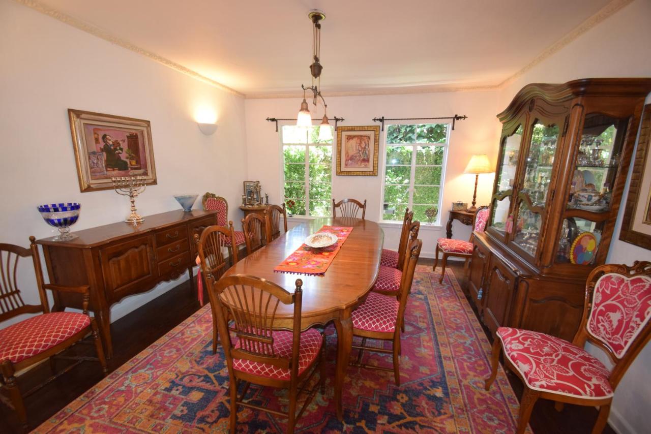 Beverly Hills Celebrity Home photo 2