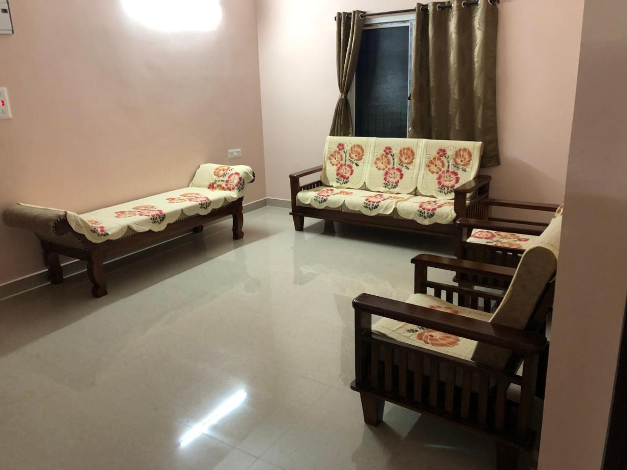 Tirumala Elite Homestay (near Railway station & Bustand) photo 4