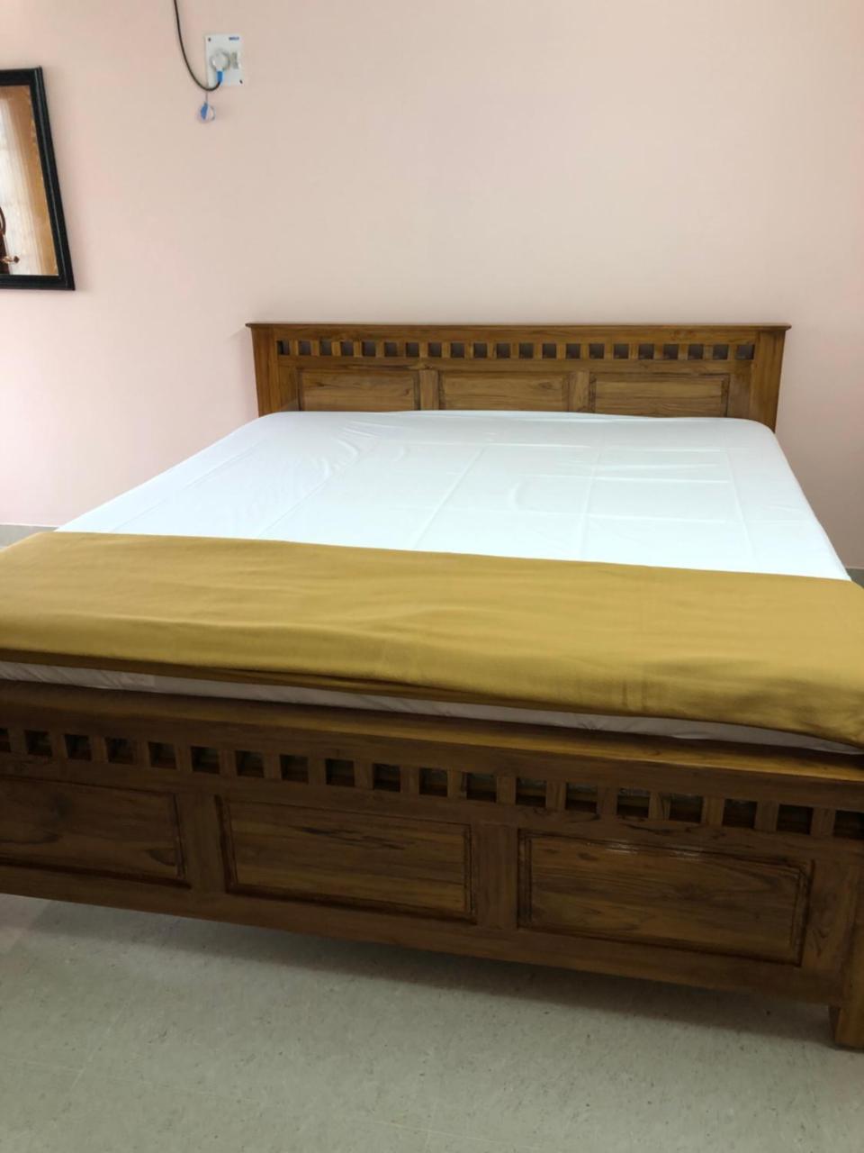 Tirumala Elite Homestay (near Railway station & Bustand)