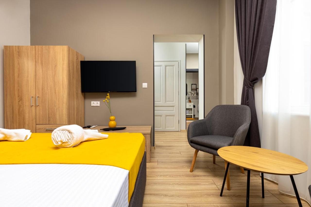 Kapana Guest House on Central Pedestrian street with Parking included - 2