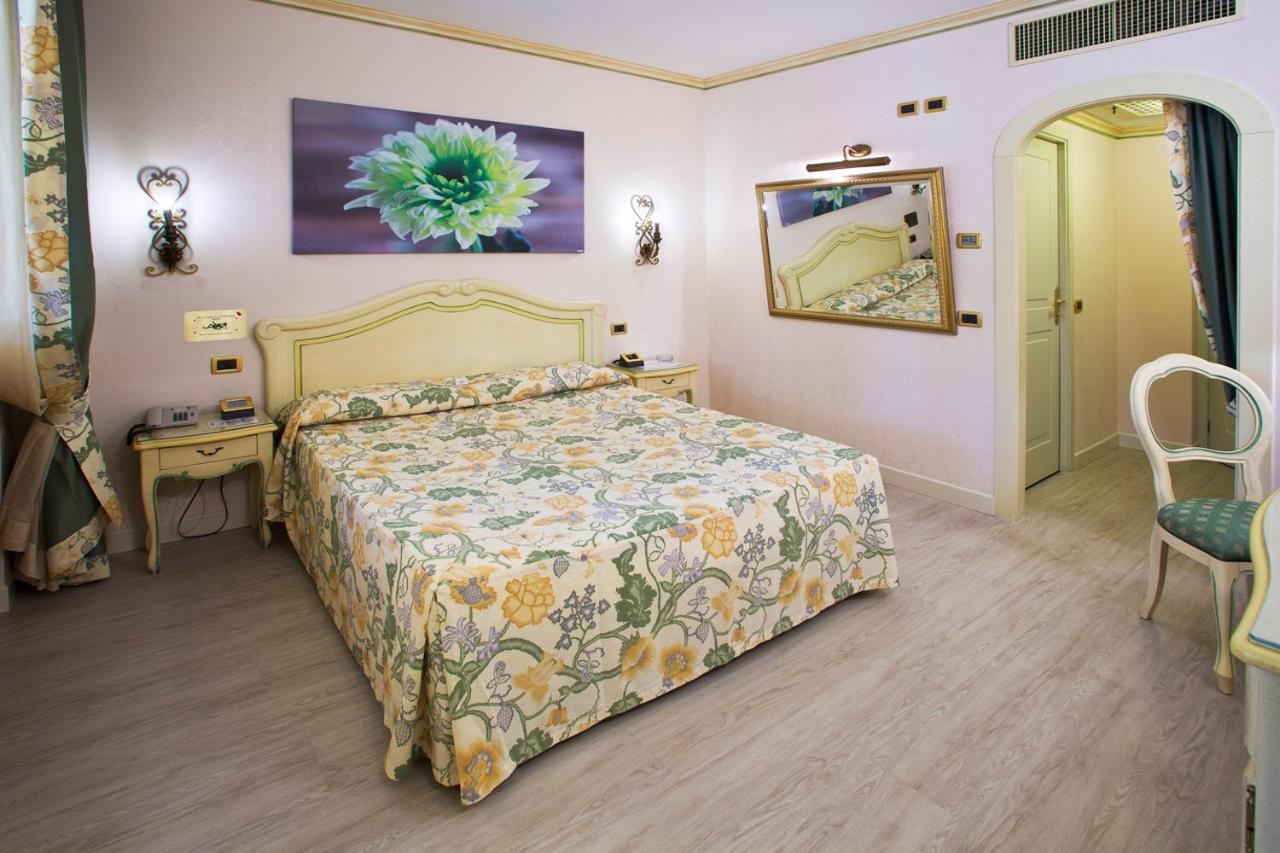 Vip's Motel Luxury Accommodation & Spa - 3