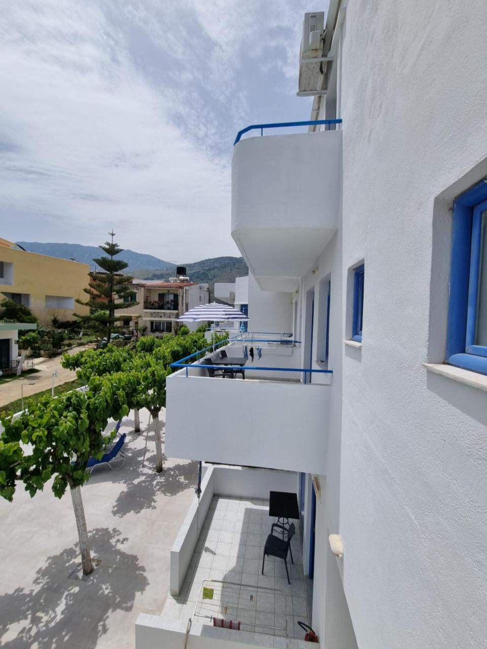 Leonidas Studios & Apartments - 6
