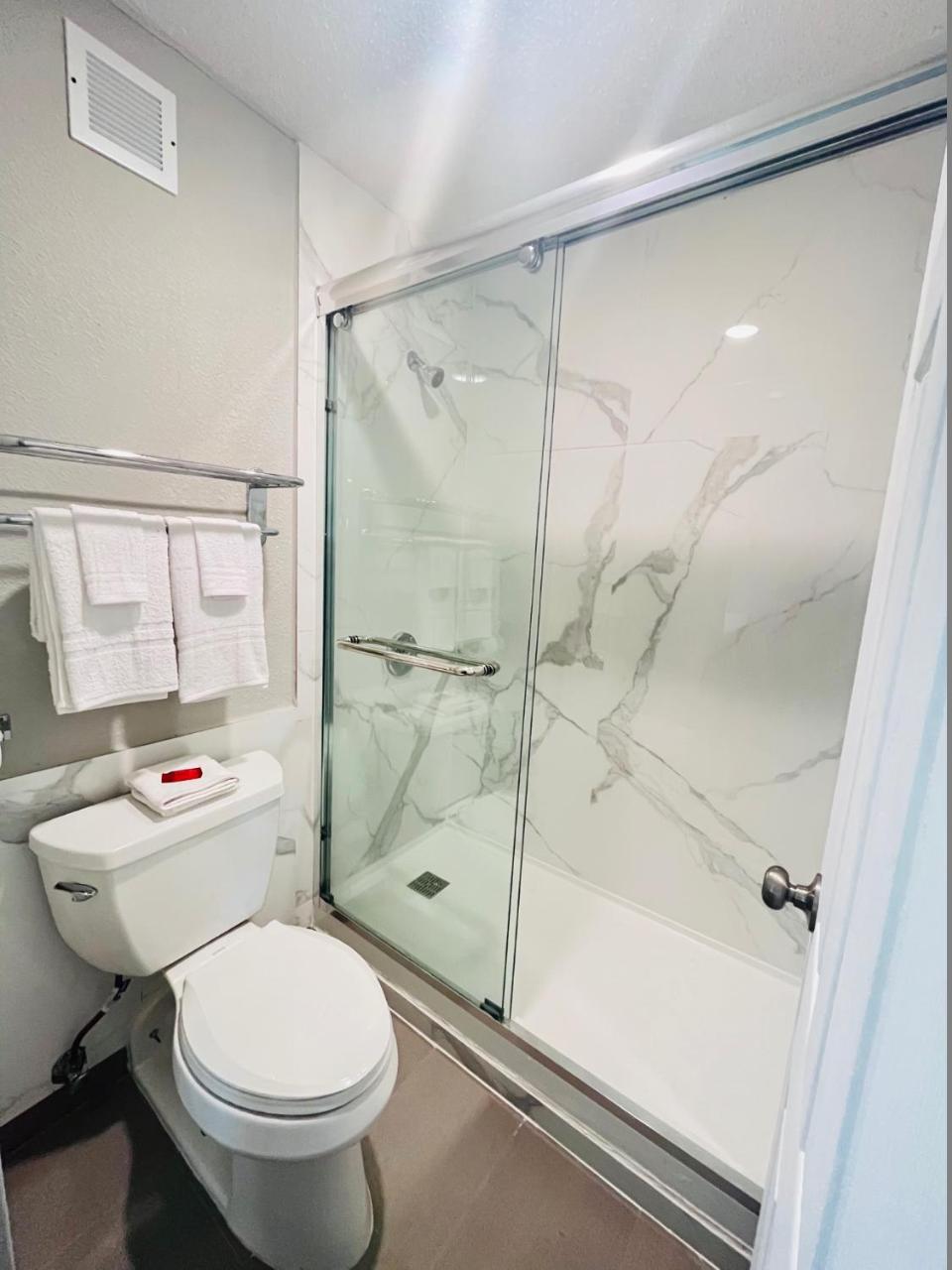 North Villa extended stay photo 4