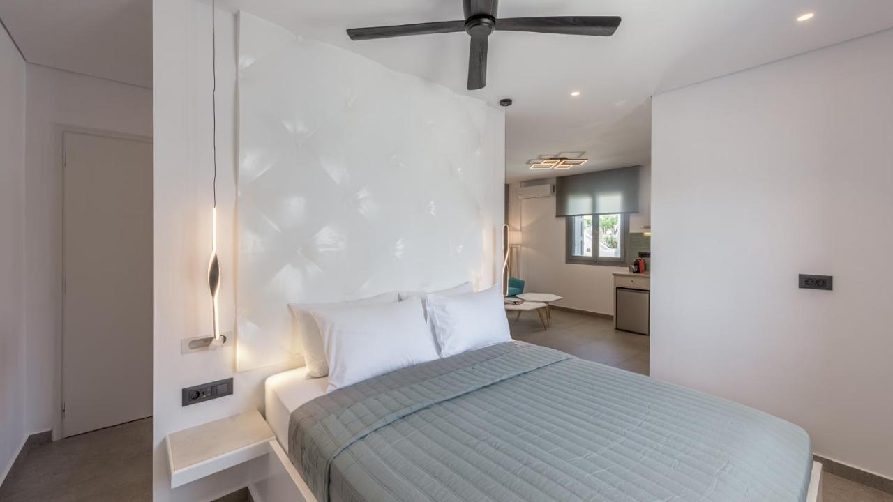 Amelia Deluxe Rooms - 6