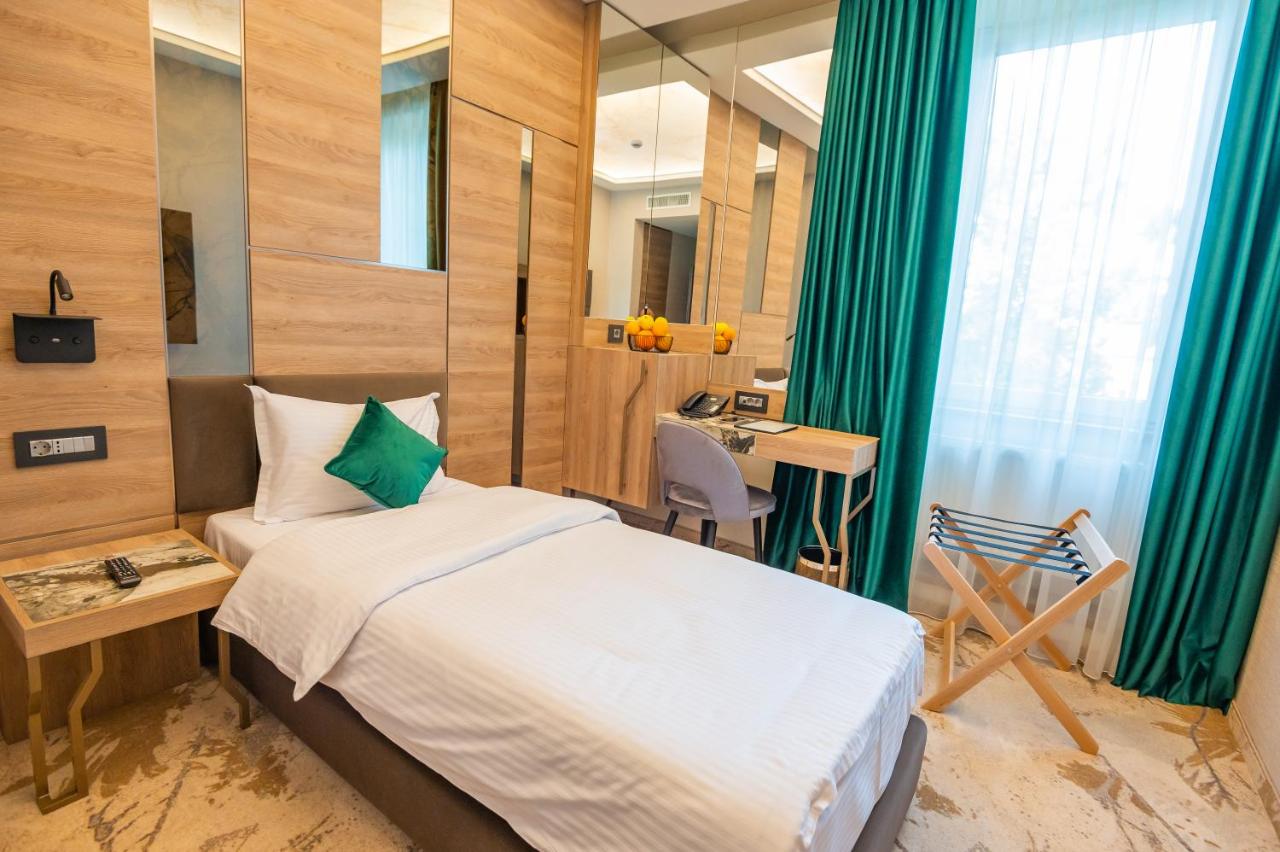 Hotel Codrişor photo 2