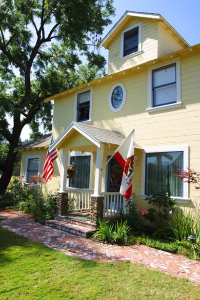 Bear Flag Inn - 6