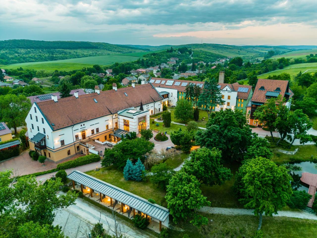 Hotel Vécsecity