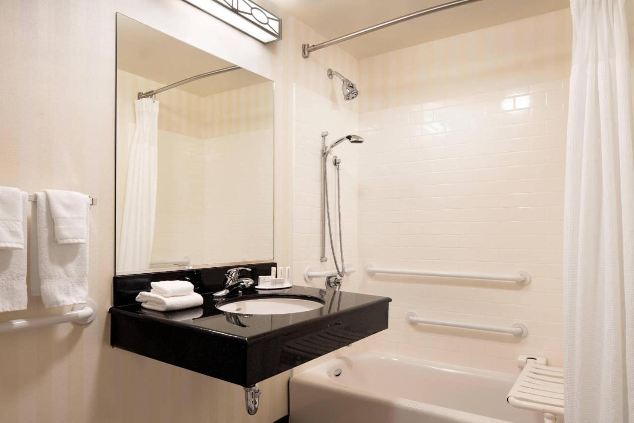 Fairfield Inn & Suites by Marriott Redding photo 4