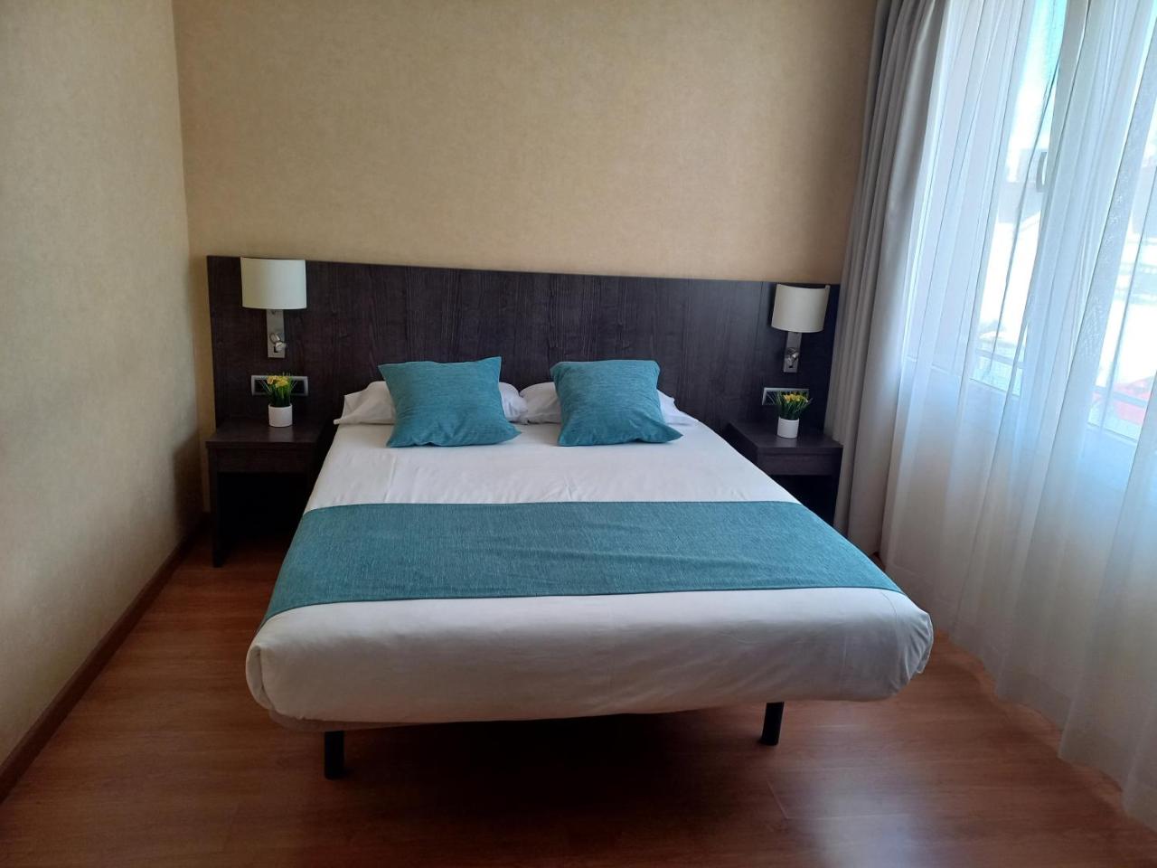 Hotel 1948 Manresa - 3
