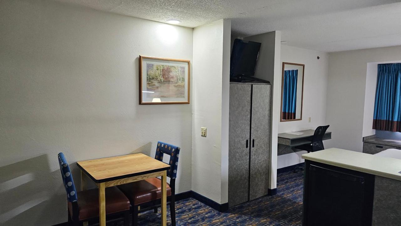 MJ INN and SUITES photo 2