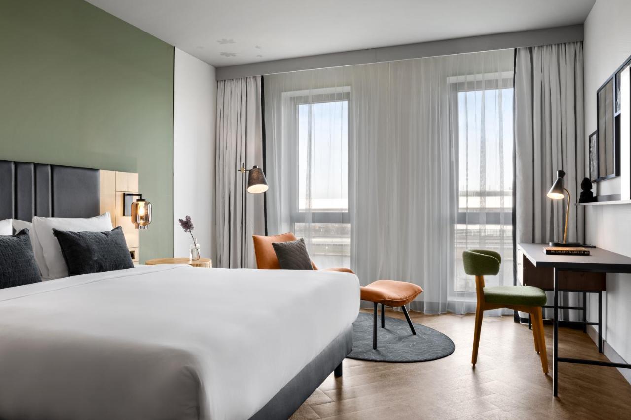Renaissance Amsterdam Schiphol Airport Hotel - 3