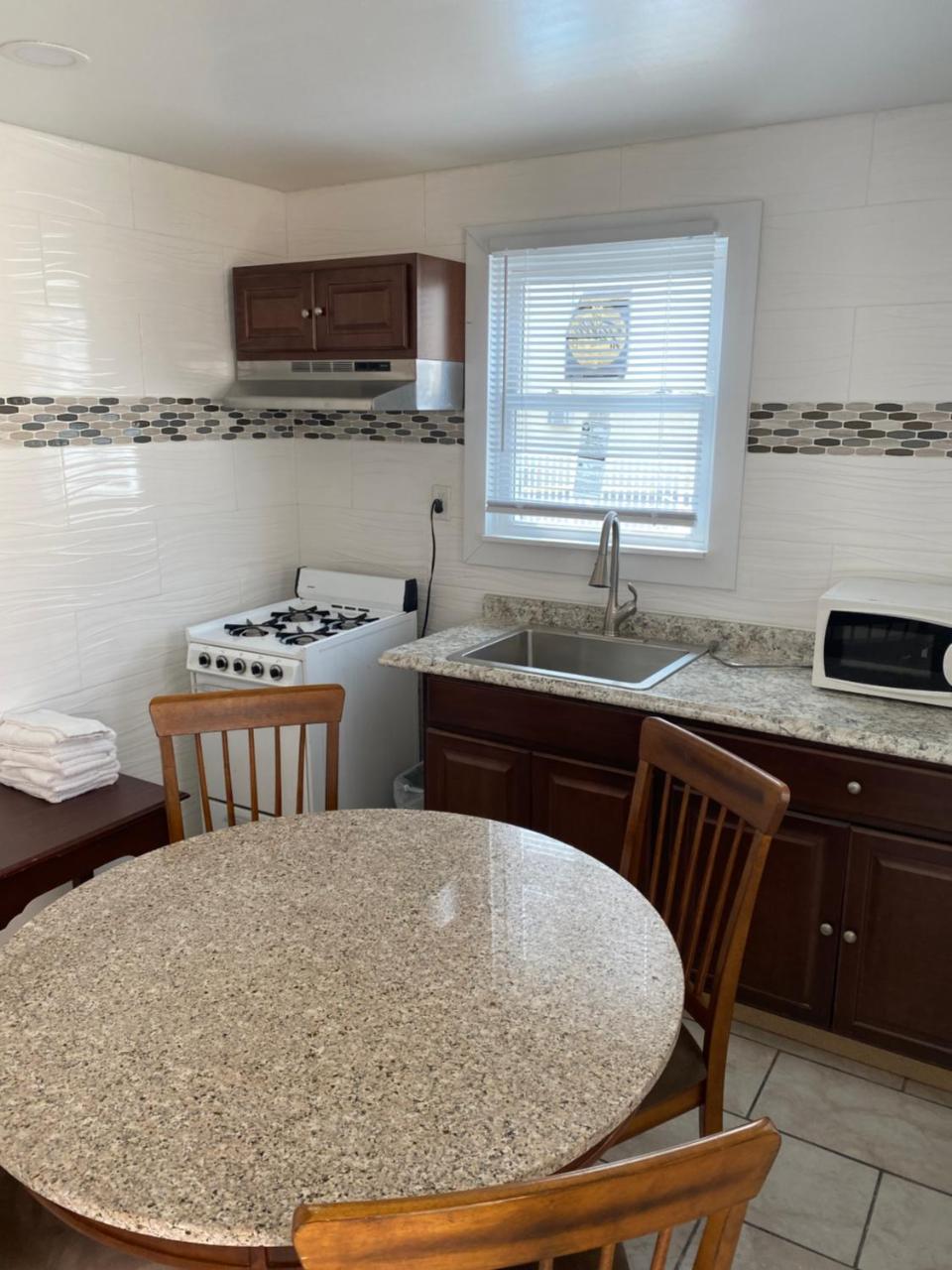 Shore Beach Houses - 38 C Lincoln Avenue