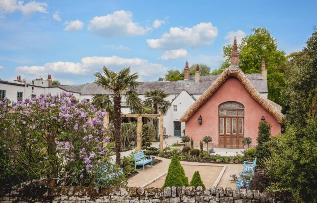 Le Petit Chateau & William de Percy