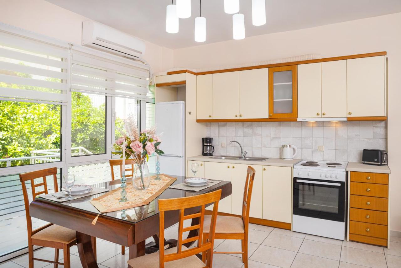 Niovi Luxury Apartment - 4