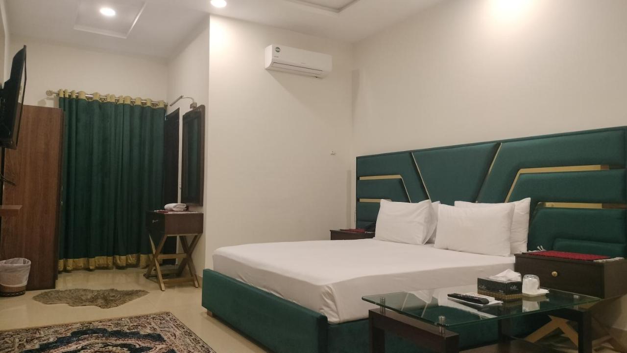 Royalton Inn Hotel - Gulberg photo 4