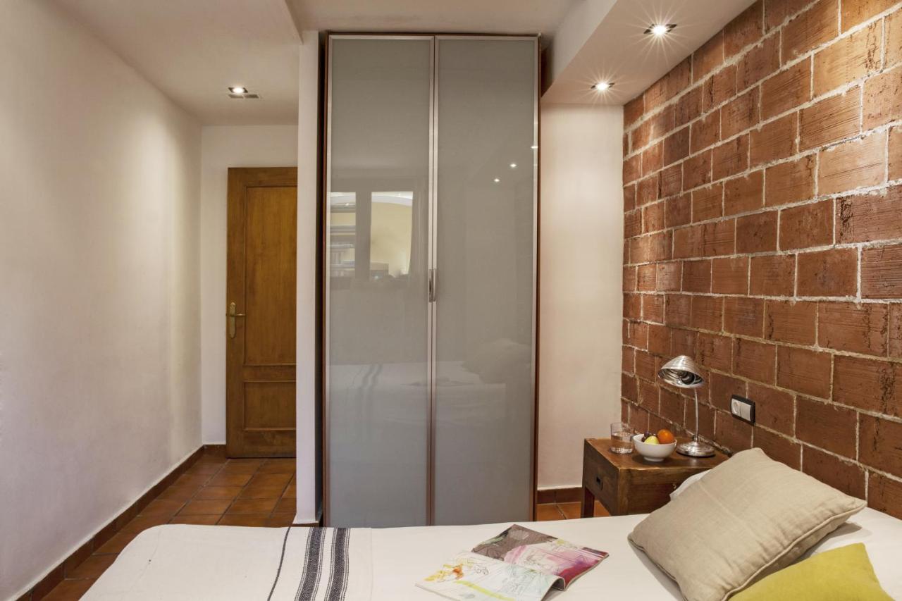 AinB Las Ramblas-Guardia Apartments photo 2