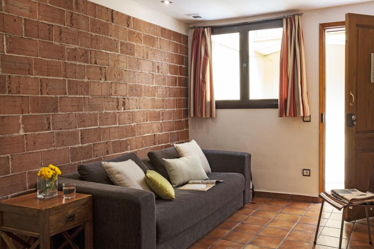 AinB Las Ramblas-Guardia Apartments photo 4