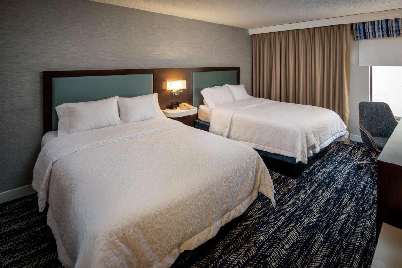 Hampton Inn Long Island/Commack photo 3