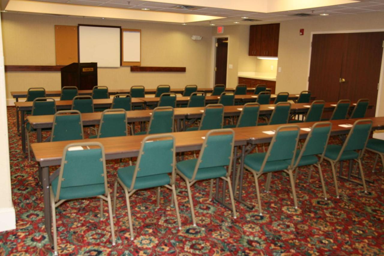 Hampton Inn Hillsville photo 4