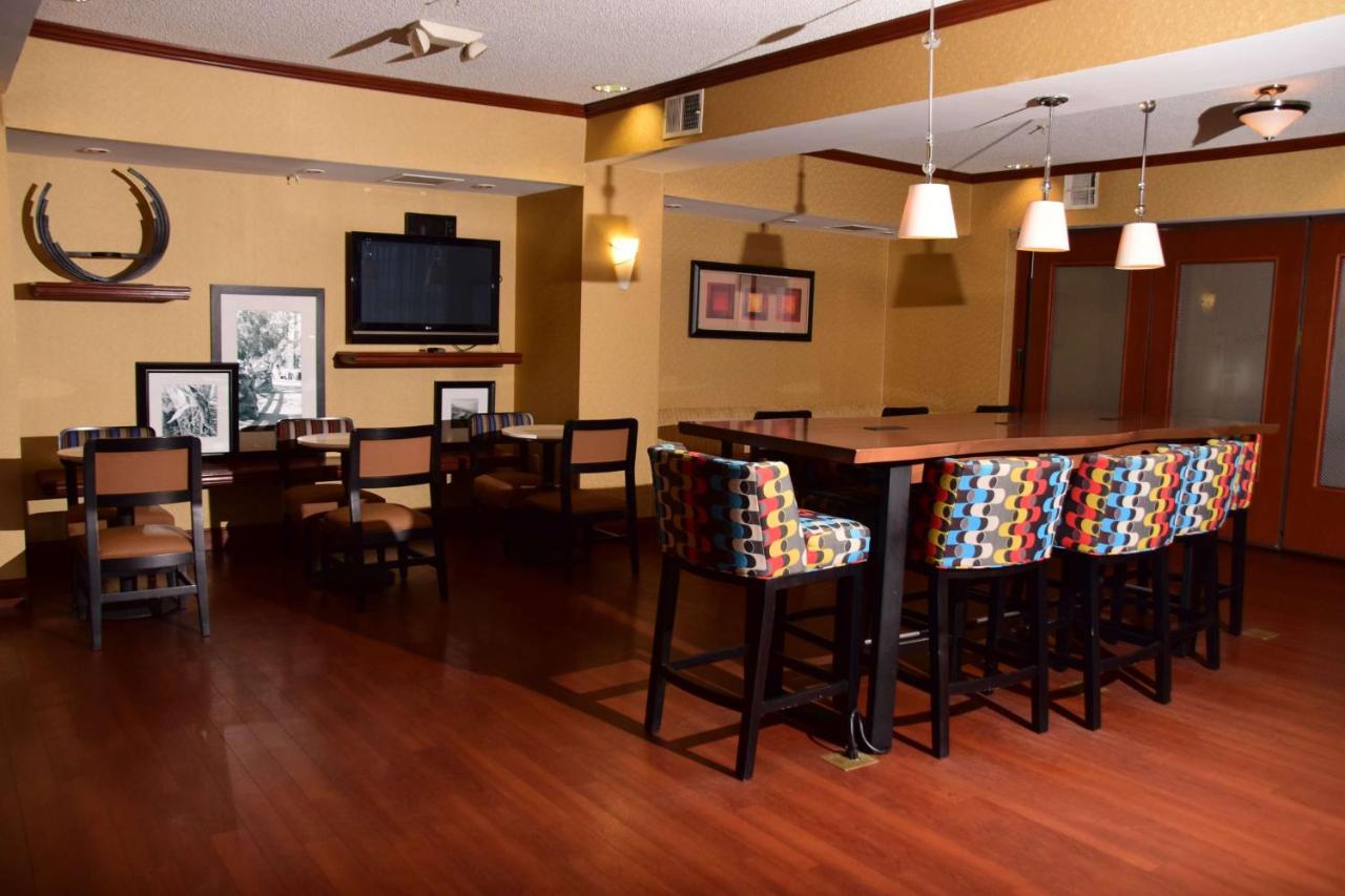 Photo - Hampton Inn Indiana