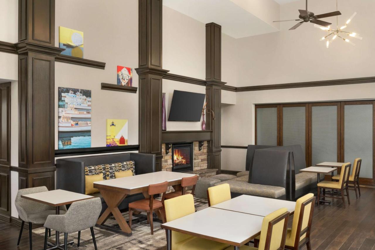 Photo - Hampton Inn & Suites Exeter