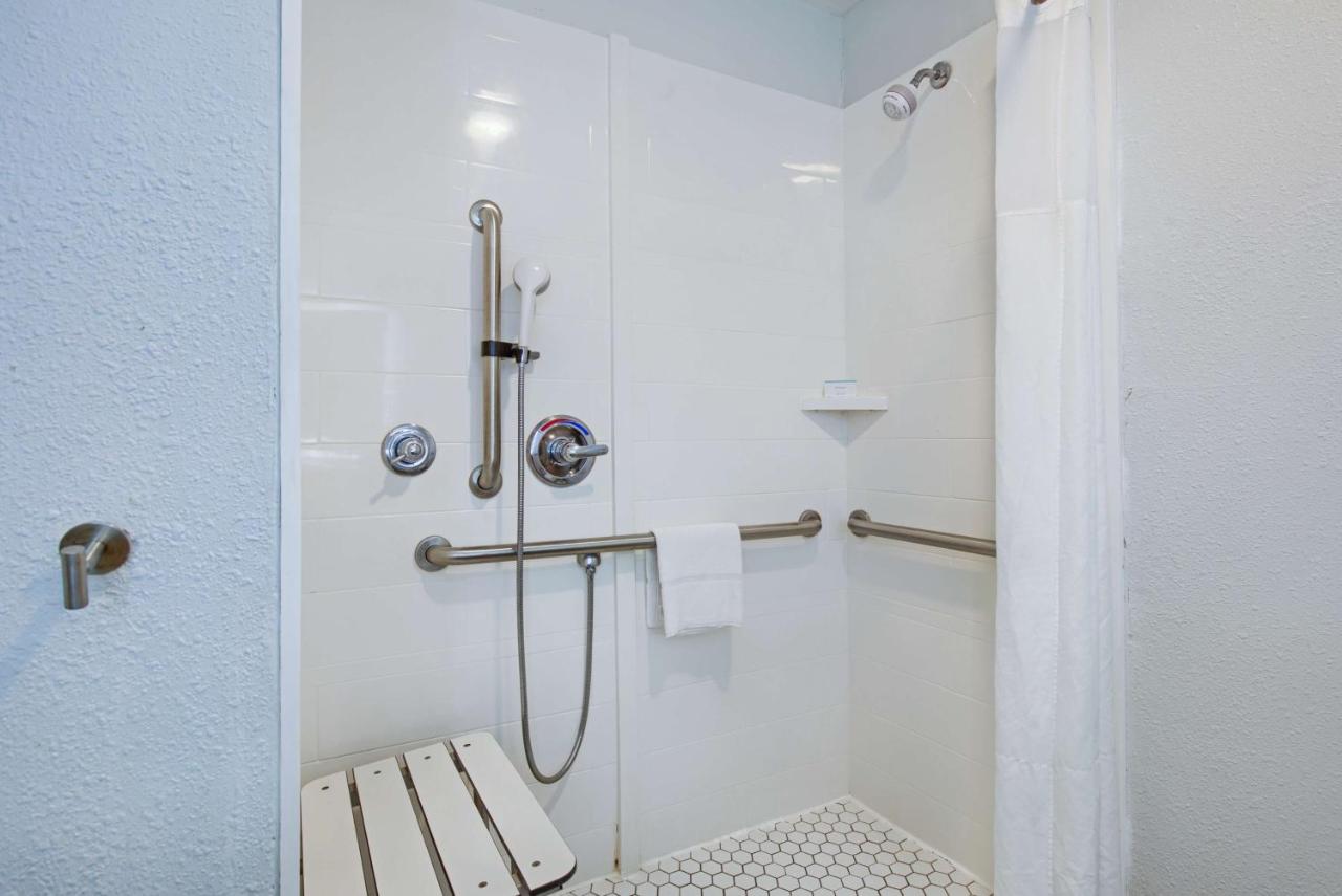 Hampton Inn Slidell photo 4