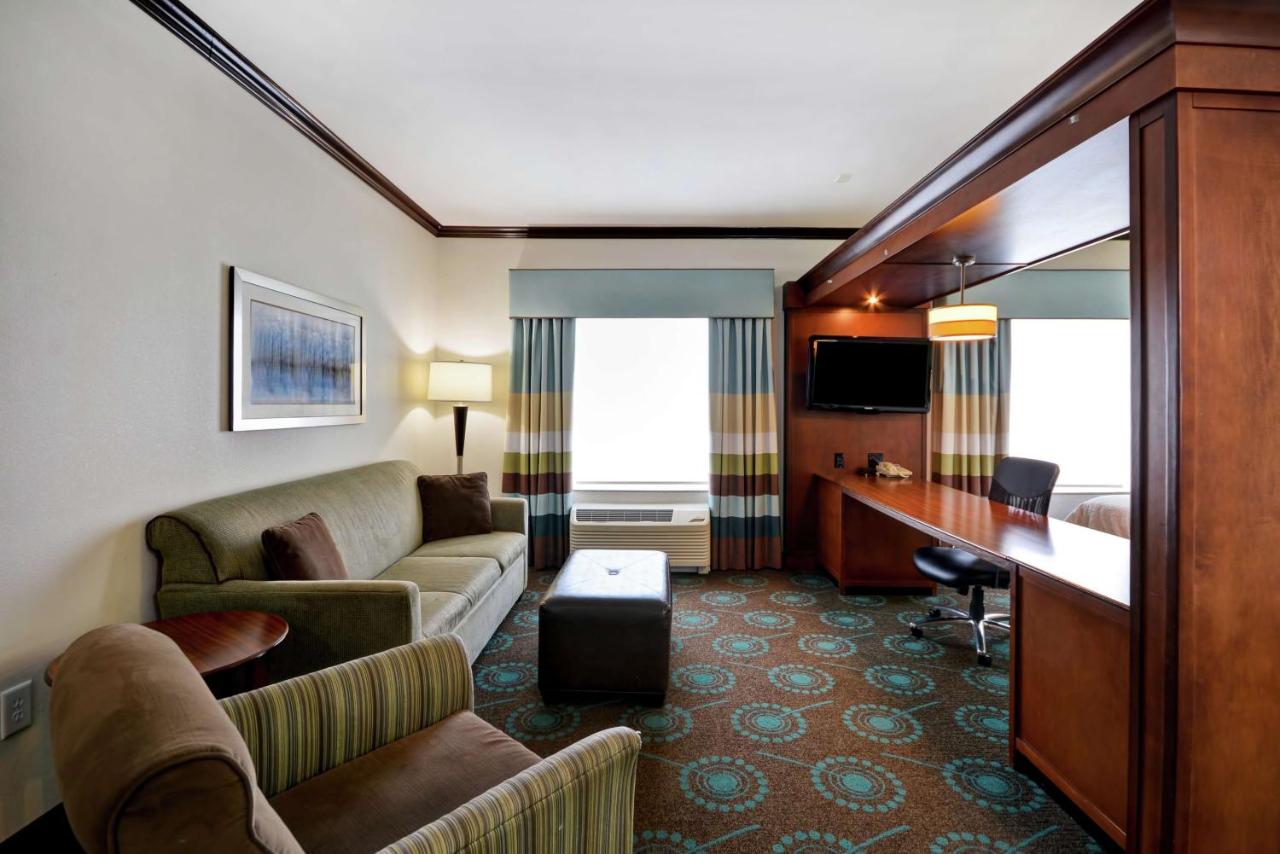Hampton Inn & Suites San Antonio/Northeast I-35 photo 2