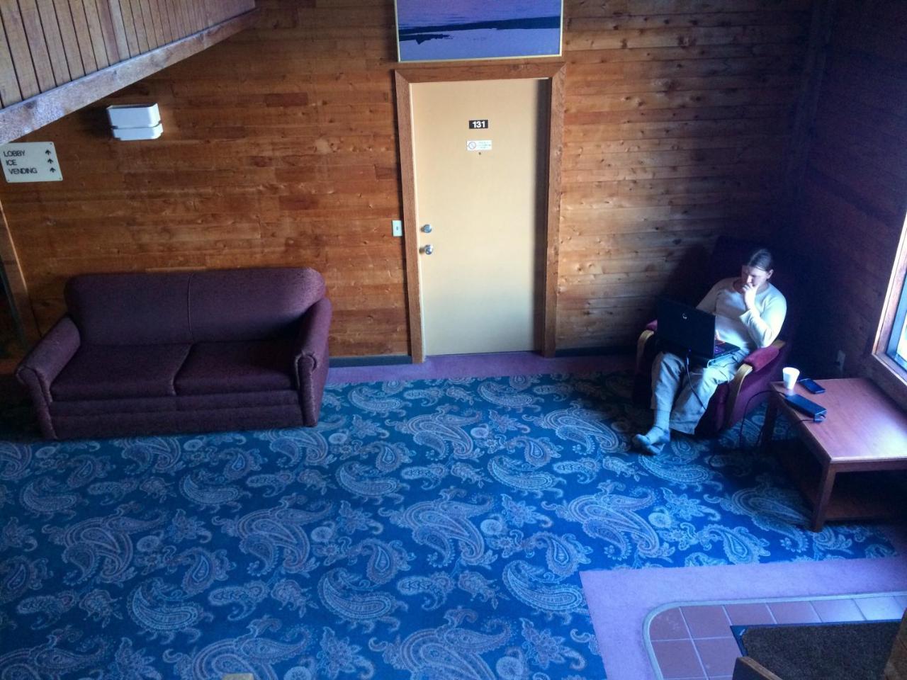 Cedar Motor Inn photo 3